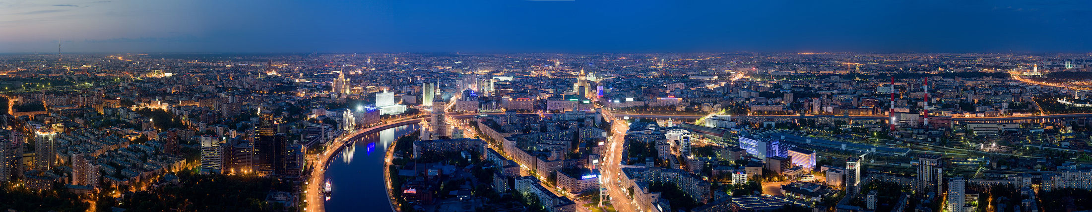 Ночная панорама со смотровой площадки Москва Сити